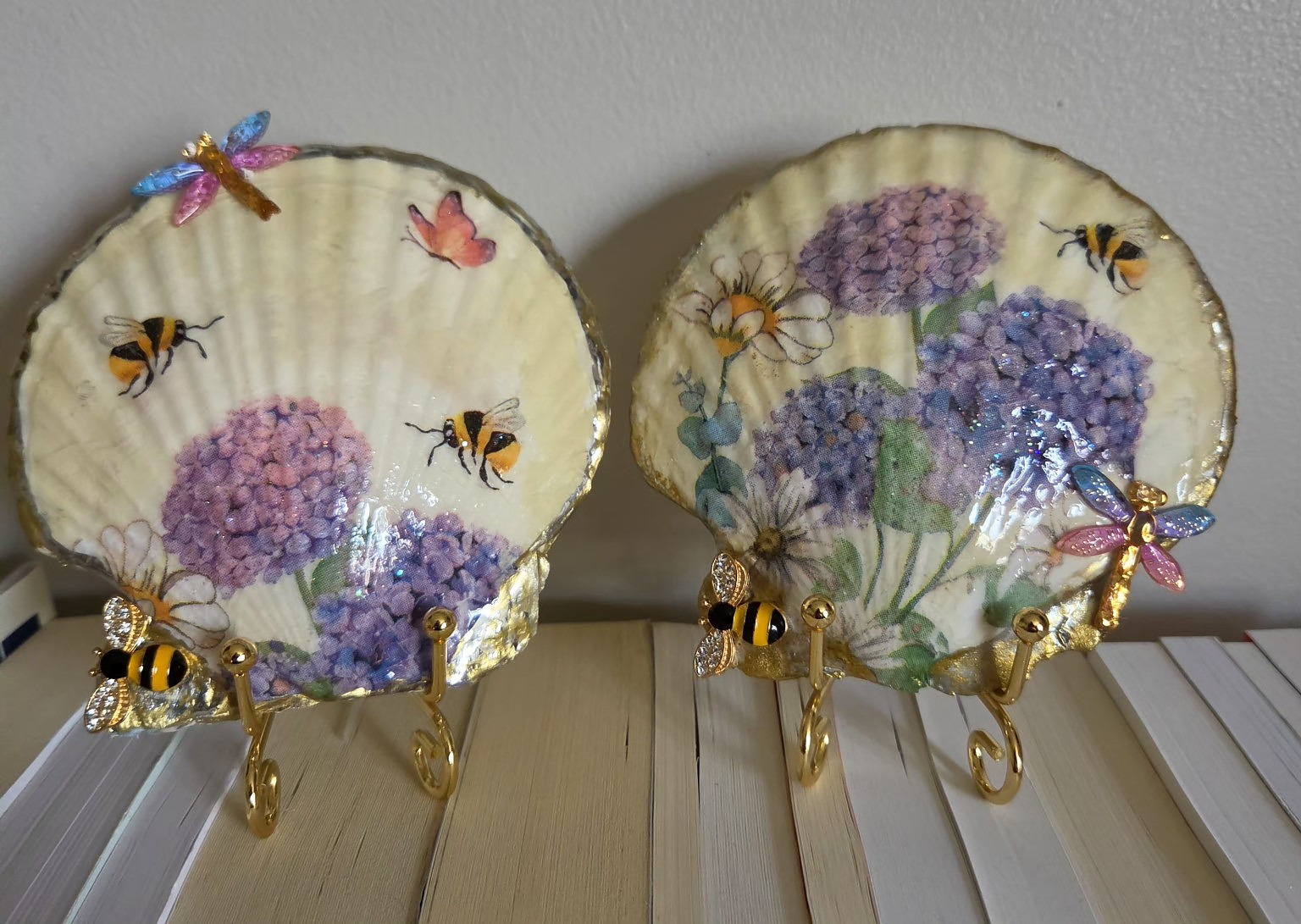 Hydrangea & Bee Shells