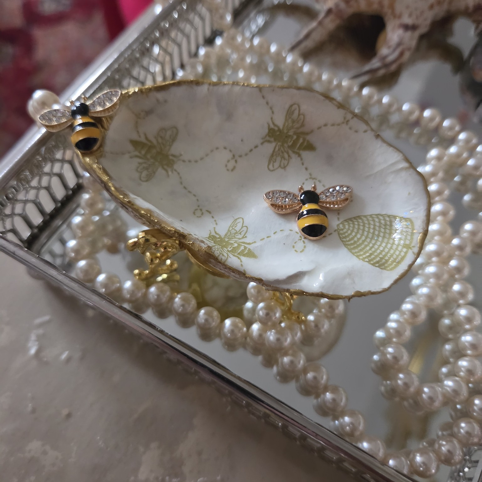 Bee & Seashell Pearl Dish